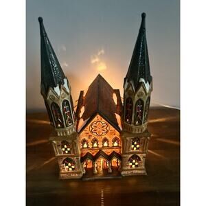 Santa’s Workbench 2002 St. Augustine’s Cathedral Light-Up Ceramic Church